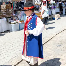 Zväčšiť fotografiu detske-krojovane-slavnosti-vo-velkych-levaroch-(104)