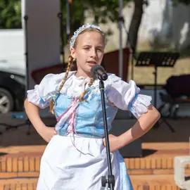 Zväčšiť fotografiu detske-krojovane-slavnosti-vo-velkych-levaroch-(149)