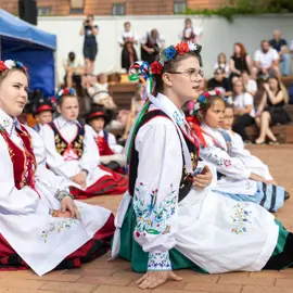 Zväčšiť fotografiu detske-krojovane-slavnosti-vo-velkych-levaroch-(162)