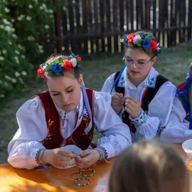 Zväčšiť fotografiu detske-krojovane-slavnosti-vo-velkych-levaroch-(172)