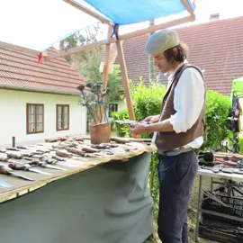Zväčšiť fotografiu detske-krojovane-slavnosti-vo-velkych-levaroch-(50)