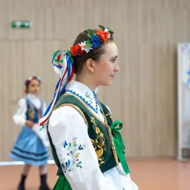 Zväčšiť fotografiu detske-krojovane-slavnosti-vo-velkych-levaroch-(64)