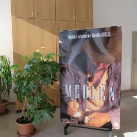 Zväčšiť fotografiu divadelne_predstavenie_medlen__001