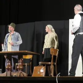 Zväčšiť fotografiu divadelne_predstavenie_medlen__008