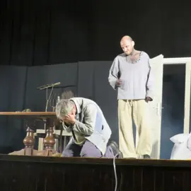 Zväčšiť fotografiu divadelne_predstavenie_medlen__040