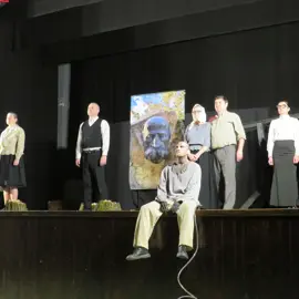 Zväčšiť fotografiu divadelne_predstavenie_medlen__110