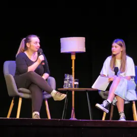 Zväčšiť fotografiu literarne-soiree-(15)