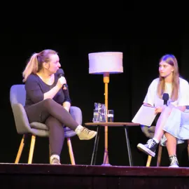 Zväčšiť fotografiu literarne-soiree-(16)
