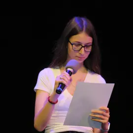 Zväčšiť fotografiu literarne-soiree-(26)