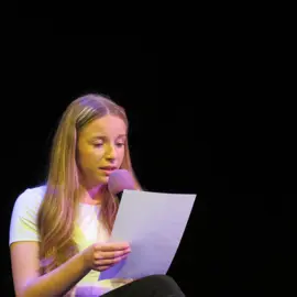 Zväčšiť fotografiu literarne-soiree-(33)