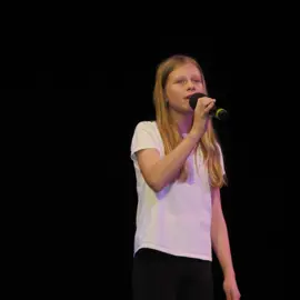 Zväčšiť fotografiu literarne-soiree-(4)