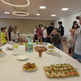 Zväčšiť fotografiu literarne-soiree-(49)