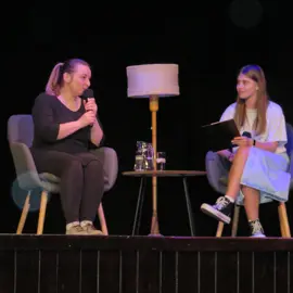 Zväčšiť fotografiu literarne-soiree-(9)