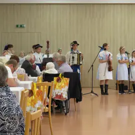 Zväčšiť fotografiu posedenie-s-dochodcami-2026-(5)