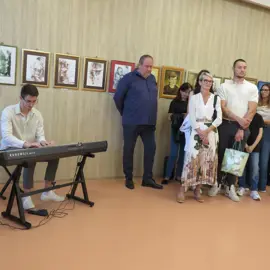 Zväčšiť fotografiu retro-malby-a-kresby---peter-kovarovic-(16)