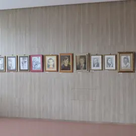 Zväčšiť fotografiu retro-malby-a-kresby---peter-kovarovic-(6)