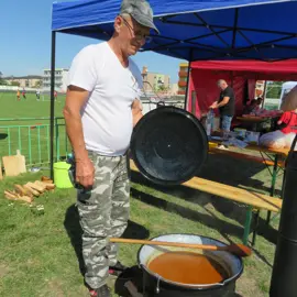 Zväčšiť fotografiu sutaz-vo-vareni-gulasa-2026-(48)