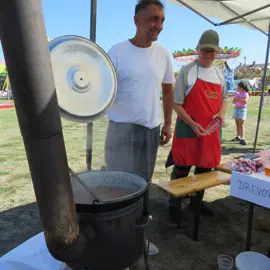 Zväčšiť fotografiu sutaz-vo-vareni-gulasa-2026-(53)