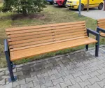Na uliciach sme postupne obnovili lavičky