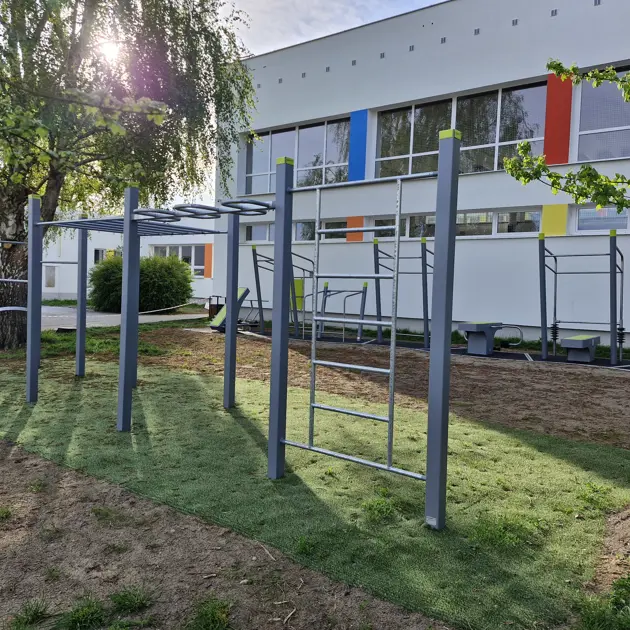  Workoutové ihrisko v areáli školy je hotové